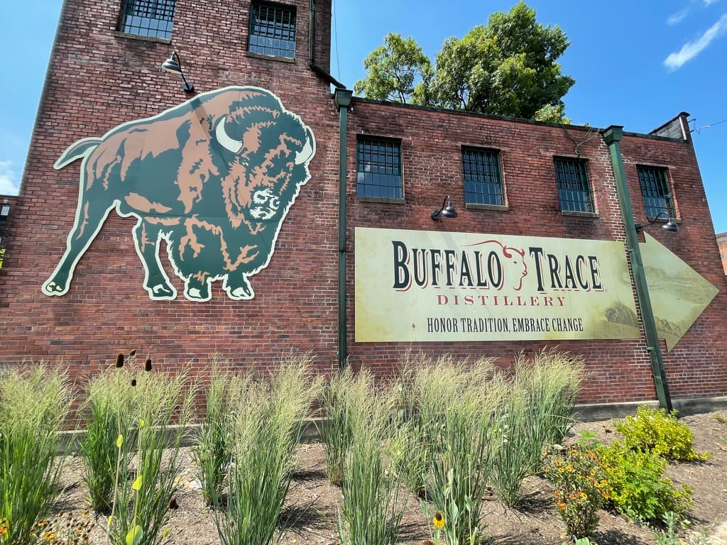 Buffalo Trace Distillery Tour Guide (2026): Which Tour to Book and How